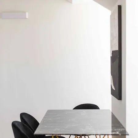 Apartment Pardal 2b - Penthouse In Alcantara - Parking Nearby