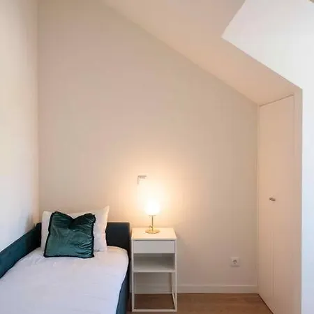 Apartment Pardal 2b - Penthouse In Alcantara - Parking Nearby