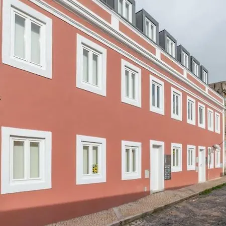 Pardal 2b - Penthouse In Alcantara - Parking Nearby