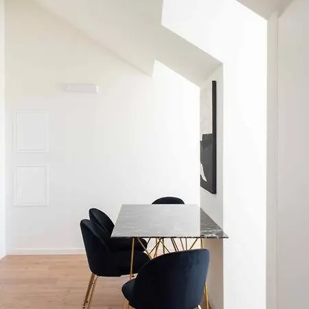 Apartment Pardal 2b - Penthouse In Alcantara - Parking Nearby *
