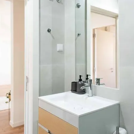 Apartment Pardal 2b - Penthouse In Alcantara - Parking Nearby